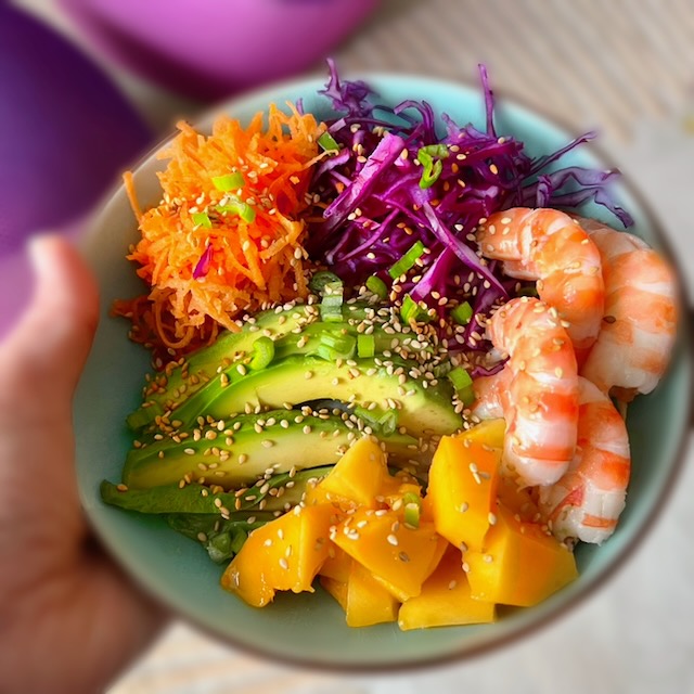 Poke bowl réalisé au Kitchenaid Artisan avec le cylindre à rapé